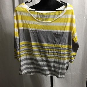 Quarter sleeve striped shirt